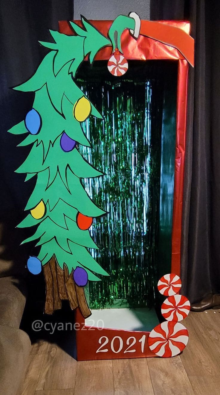 Whoville-Inspired Grinch Tree Photo Booth