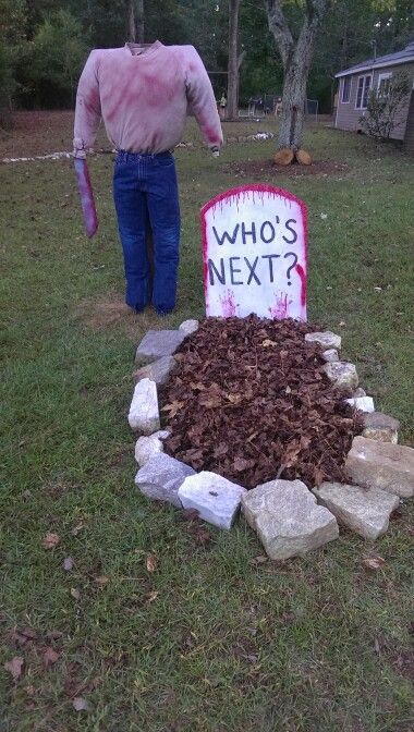 20 Eerie Grave Marker Ideas That Bring Haunted Vibes to Your Yard