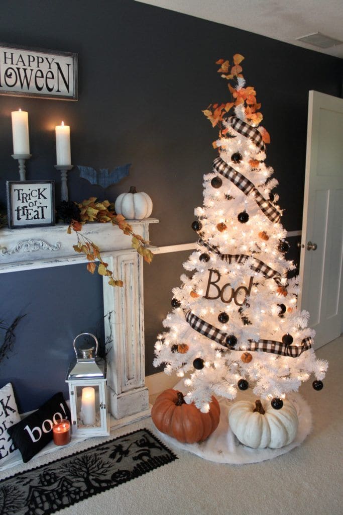 Chic White Boo Halloween Tree