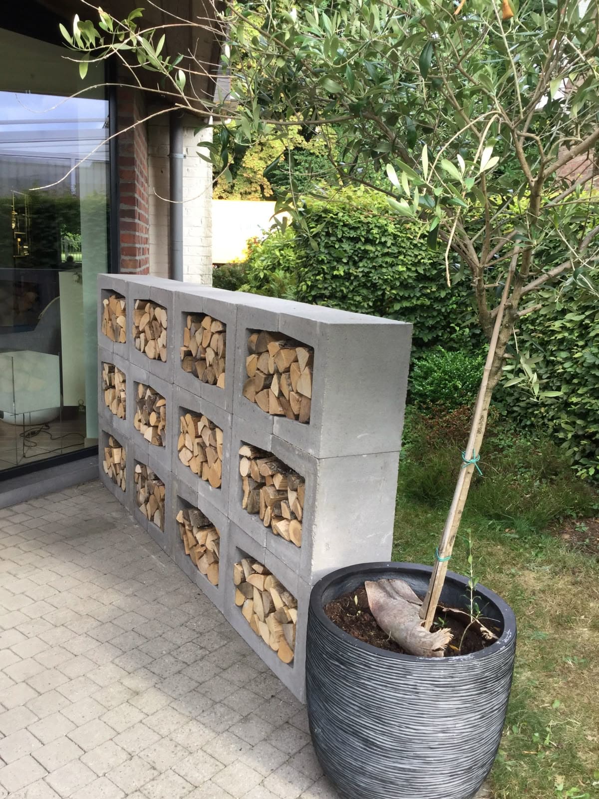 22 Budget-Friendly DIY Driftwood Storage Ideas