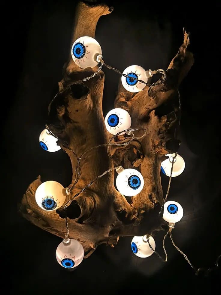 23 DIY Eyeball Halloween Decor Ideas That Will Stare Down Every Guest