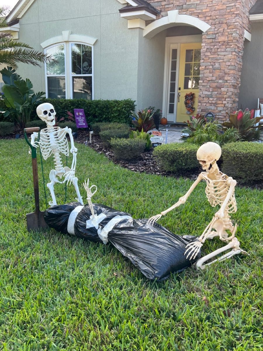 How to Make a Dead Body for Halloween Decoration from Bottles