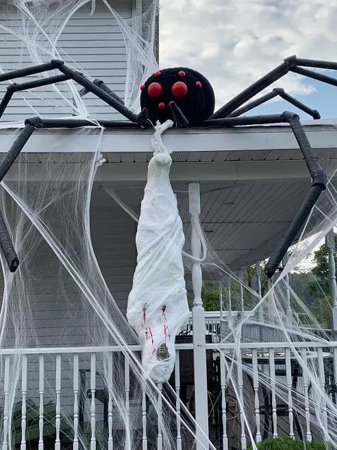 How to Make a Dead Body for Halloween Decoration from Bottles
