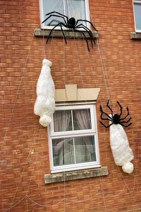 How to Make a Dead Body for Halloween Decoration from Bottles