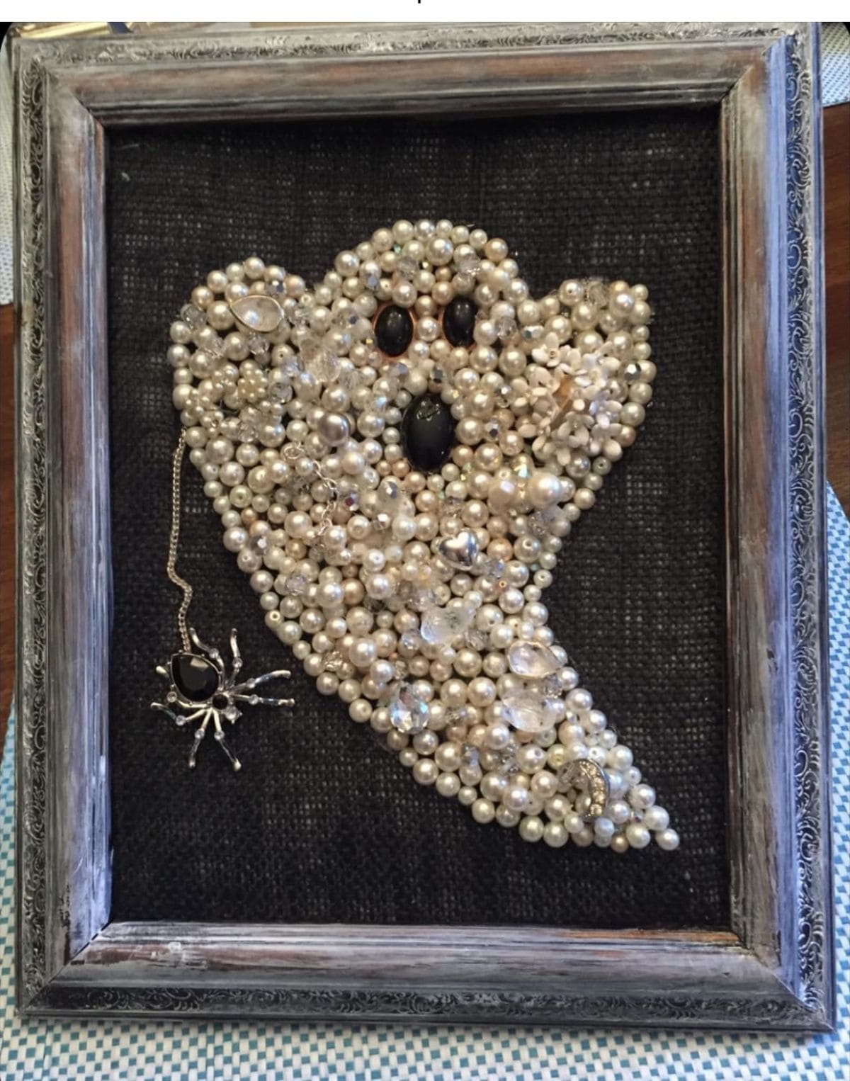 Elegant Pearl Ghost Frame