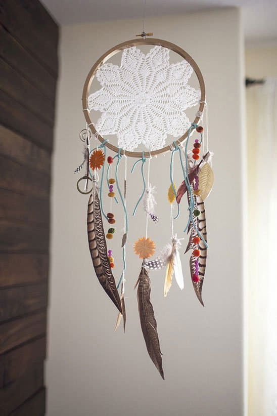 How to Make An Embroidery Hoop Dreamcatcher