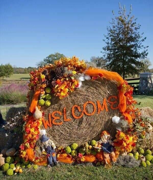 Fall Hay Bale Welcome Sign
