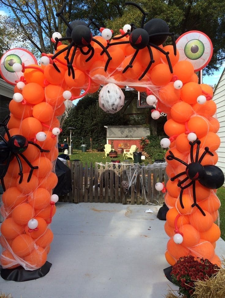 Giant Spider and Eyeball Balloon Arch