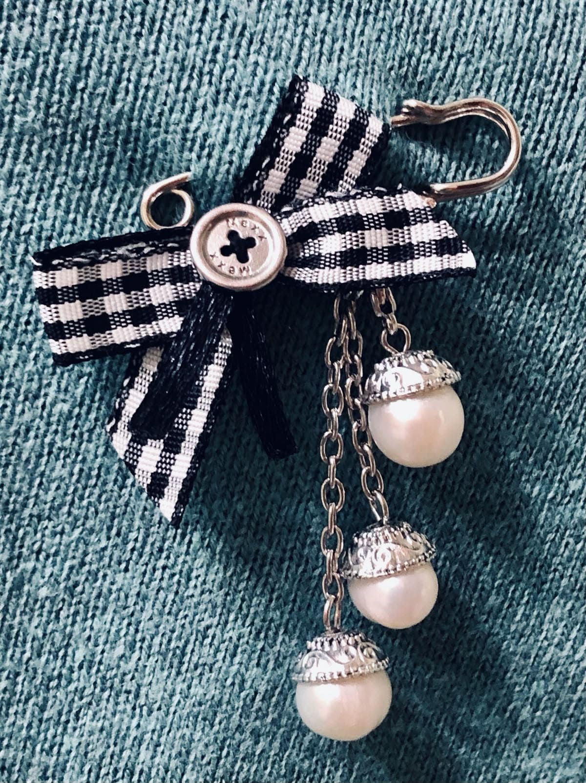 Gingham Ribbon and Pearl Safety Pin Brooch