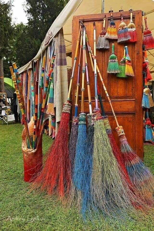 20+ Unique DIY Witch Broom Ideas to Elevate Your Halloween Style