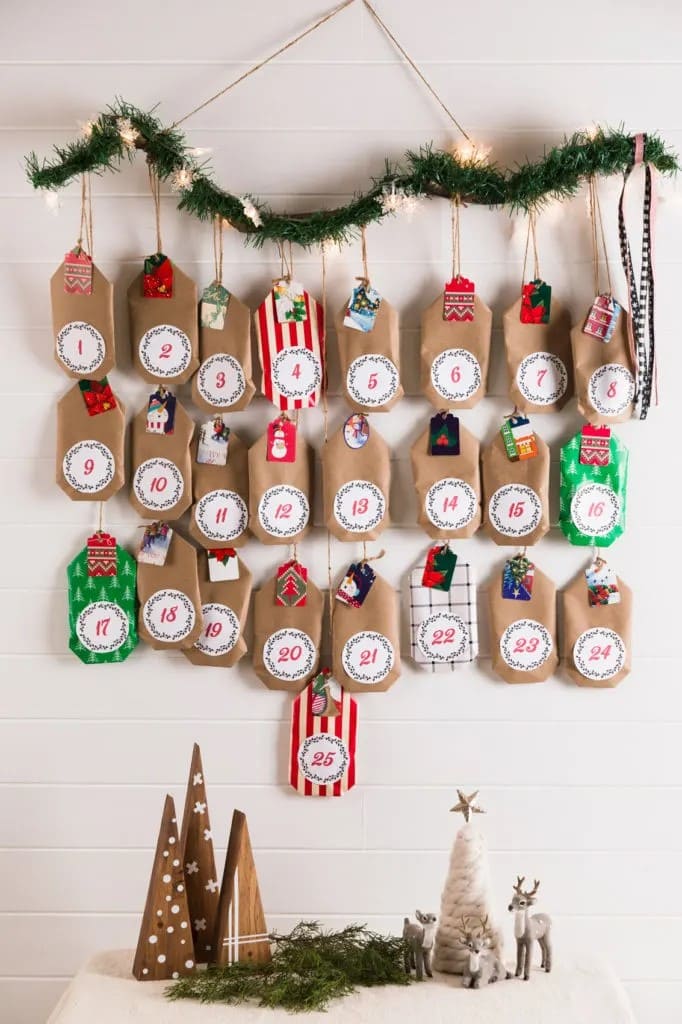 Hanging Garland Advent Calendar with Paper Bags