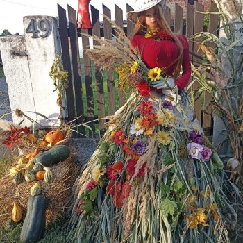 Bring Autumn Home With 20 DIY Garden Decor Ideas