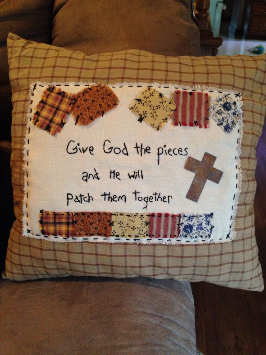 Here're 20 Beautiful Pillow Ideas to Make All Year Round