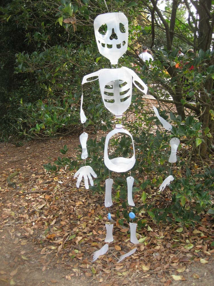 15 Brilliant Ways to Turn Empty Milk Jugs Into Halloween Decorations