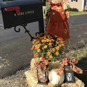Bring Autumn Home With 20 DIY Garden Decor Ideas