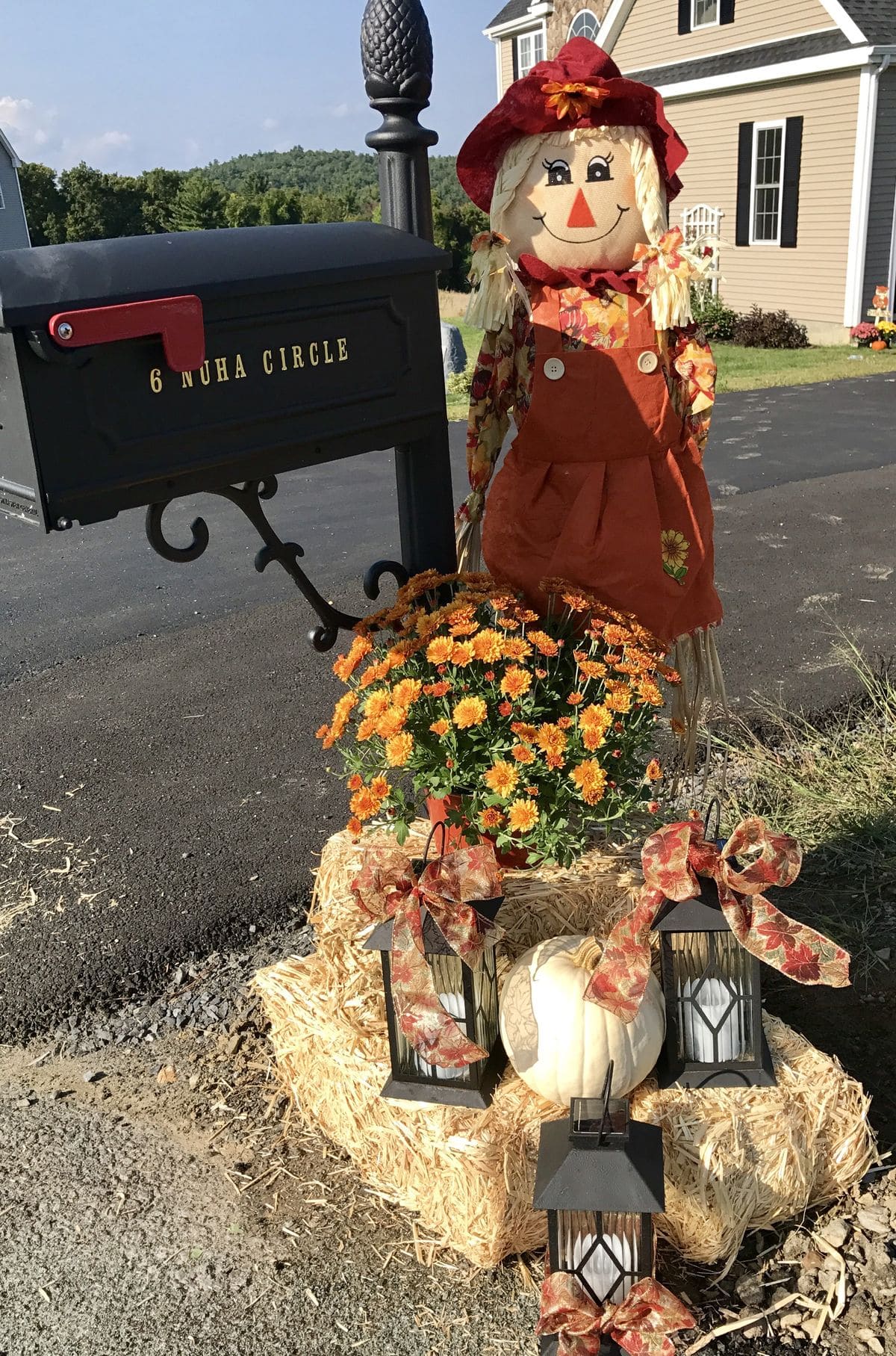 Mailbox Scarecrow Welcome Display