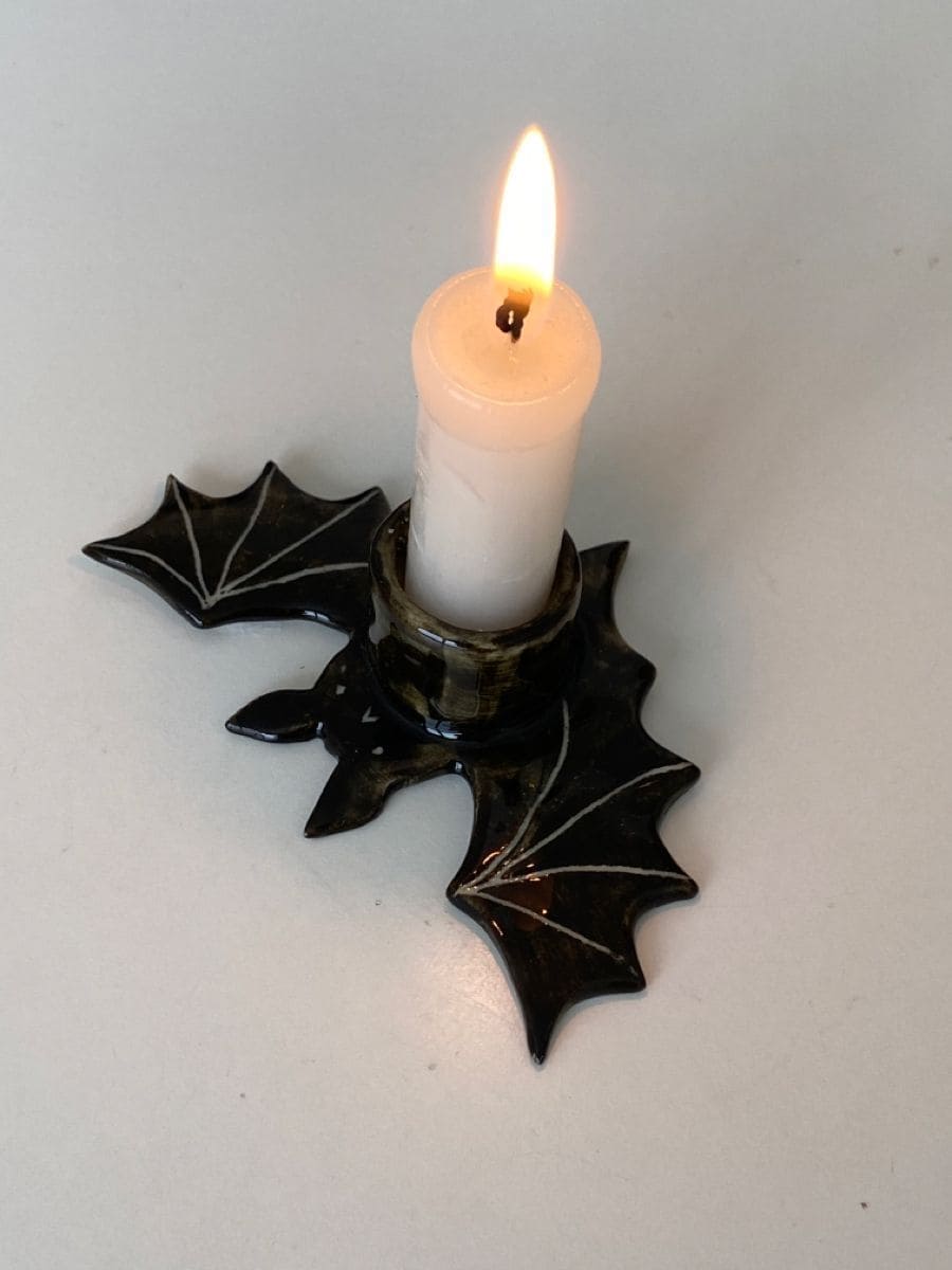 22 Spine-Chilling Yet Stylish DIY Candle Holders to Glow Up Halloween Night