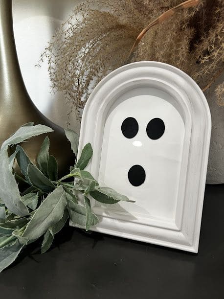 Minimalist Ghost Frame