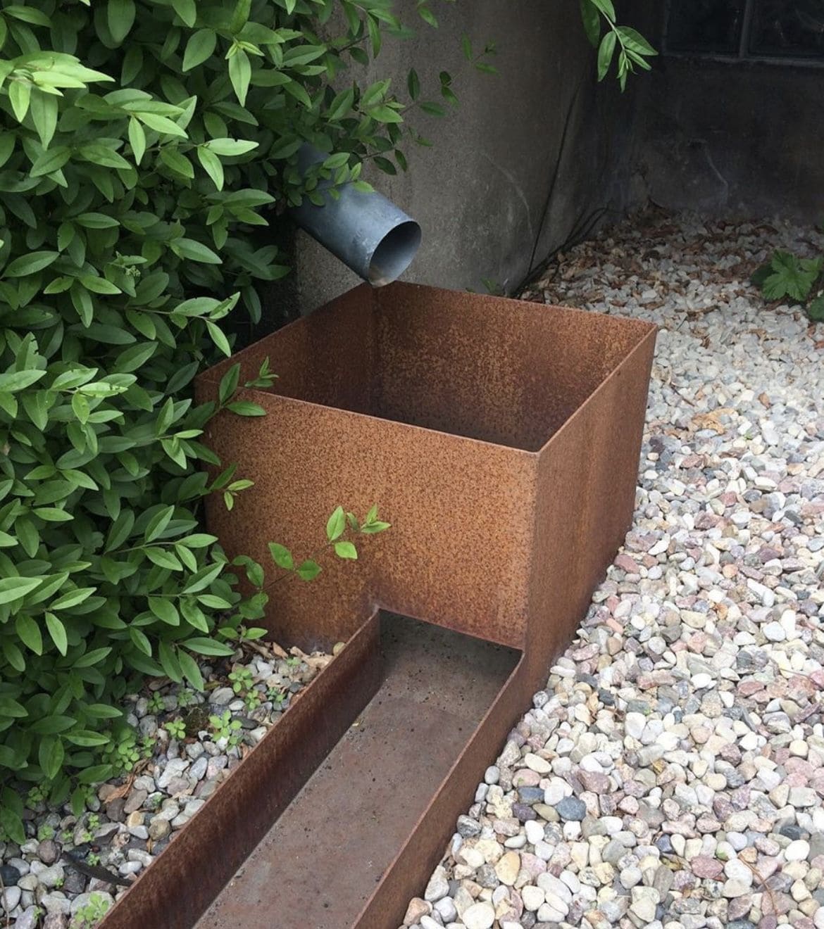Modern Metal Box Drainage