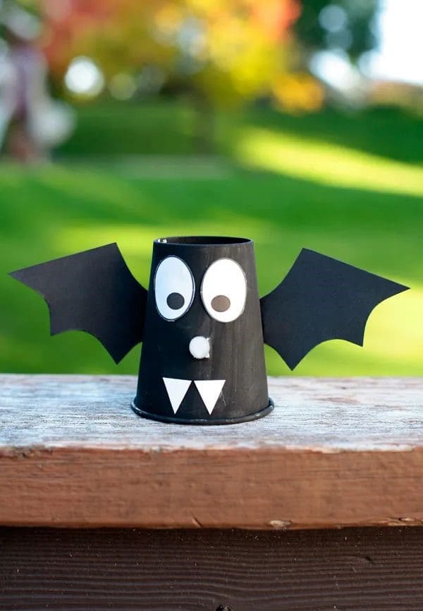 Paper Cup Bat