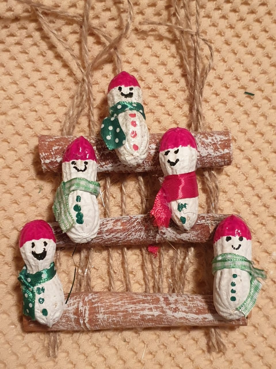 Peanut Shell Snowman Ladder