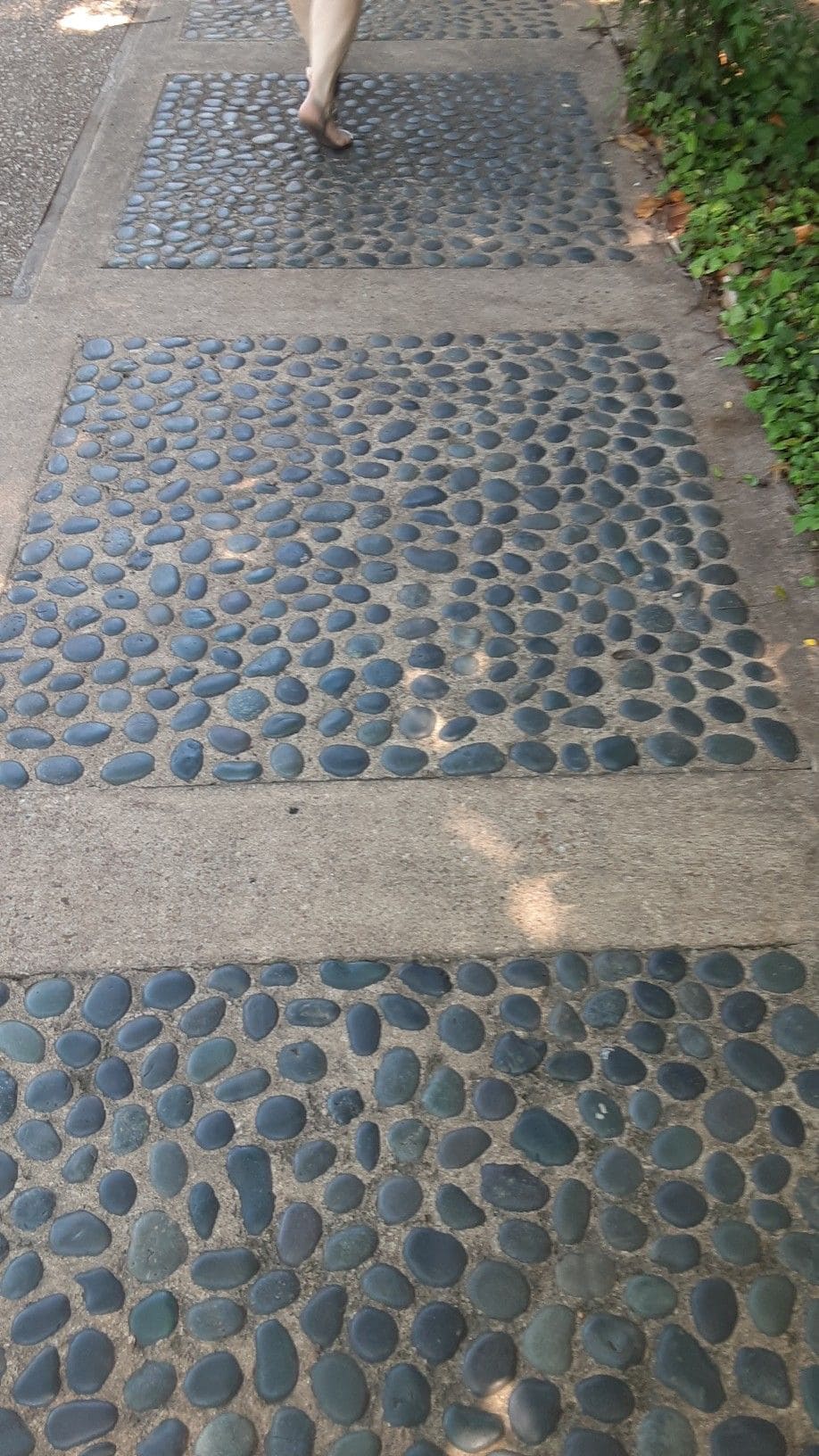 Pebble Inlay Concrete Walkway