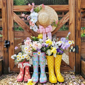 Bring Autumn Home With 20 DIY Garden Decor Ideas