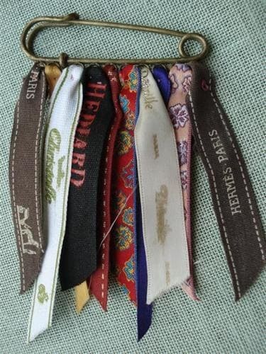 Ribbon Fringe Safety Pin Brooch