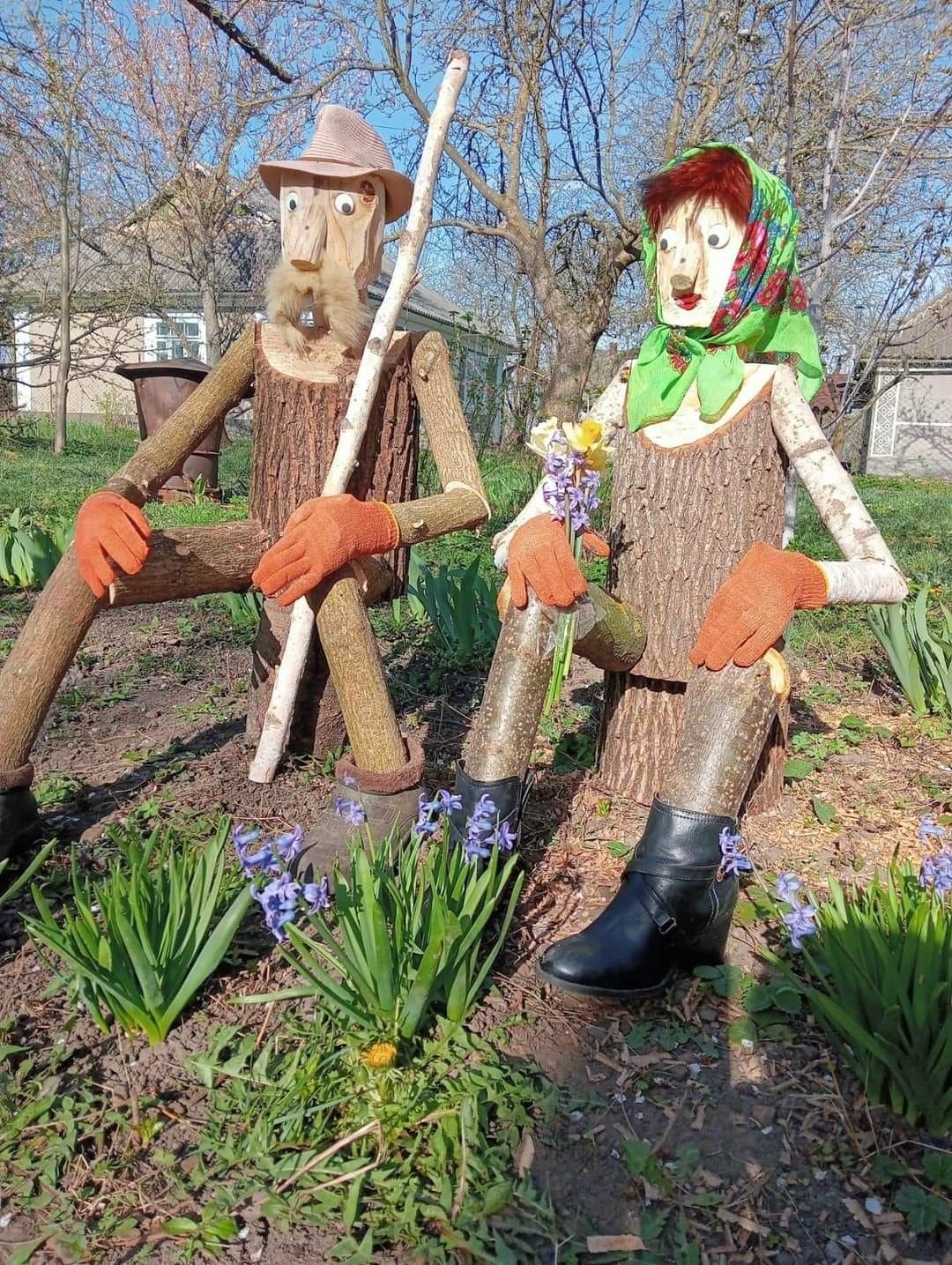 Rustic Log People Garden Decor