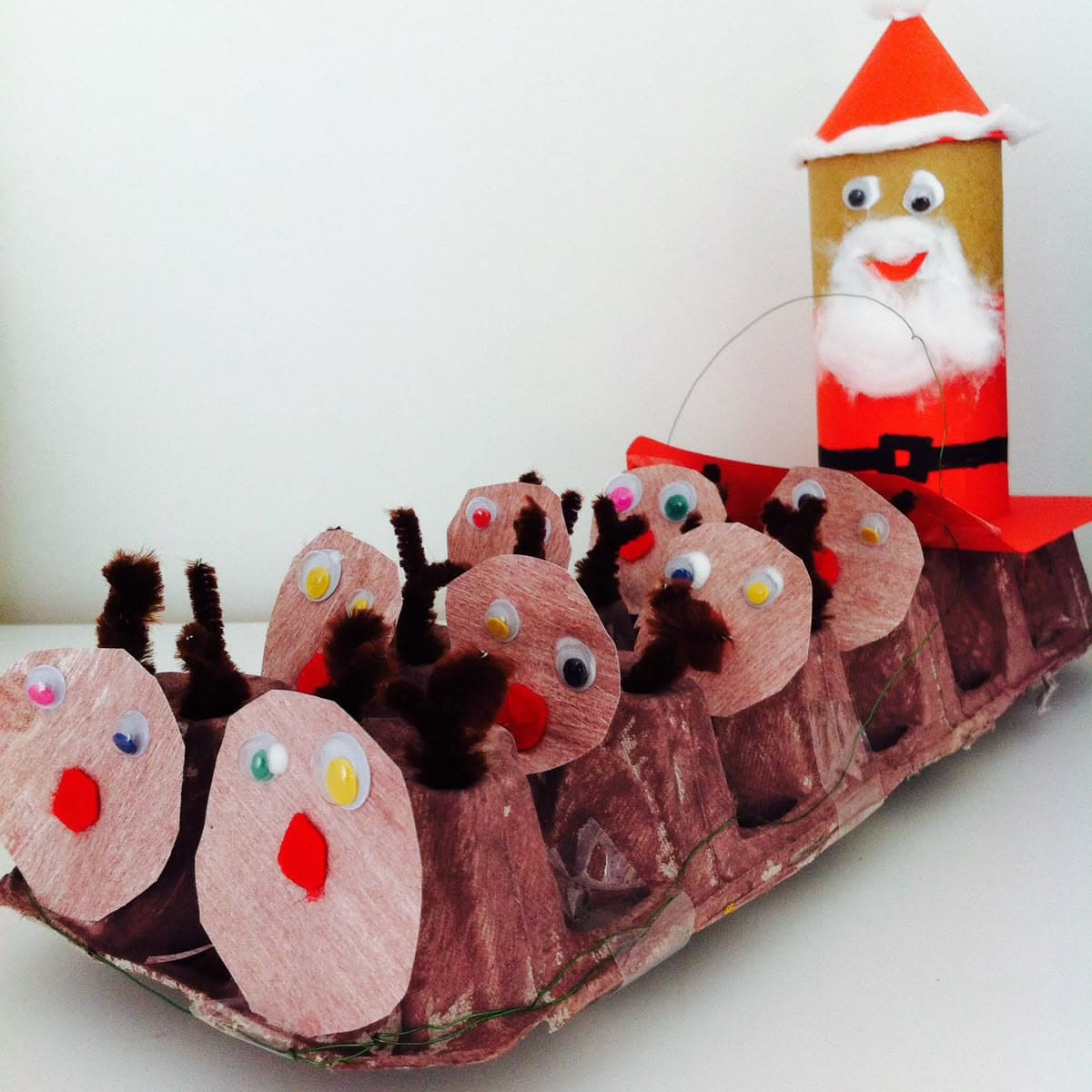 20+ Cute Christmas Crafts from Egg Cartons for All Ages