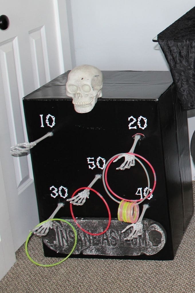 Skeleton Hand Ring Toss