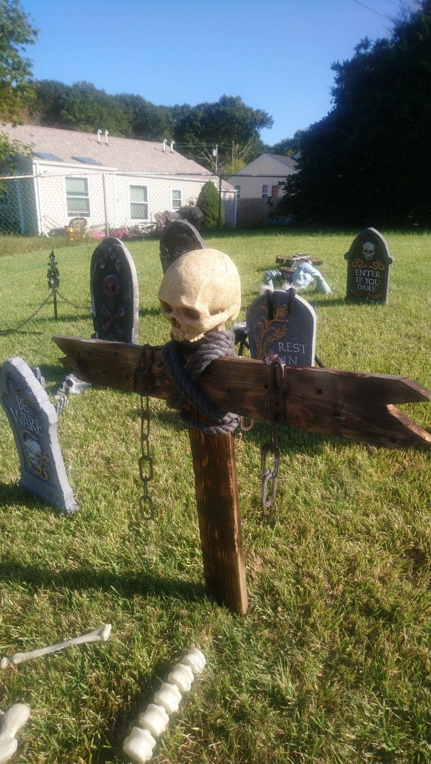 Skull Cross with Chains