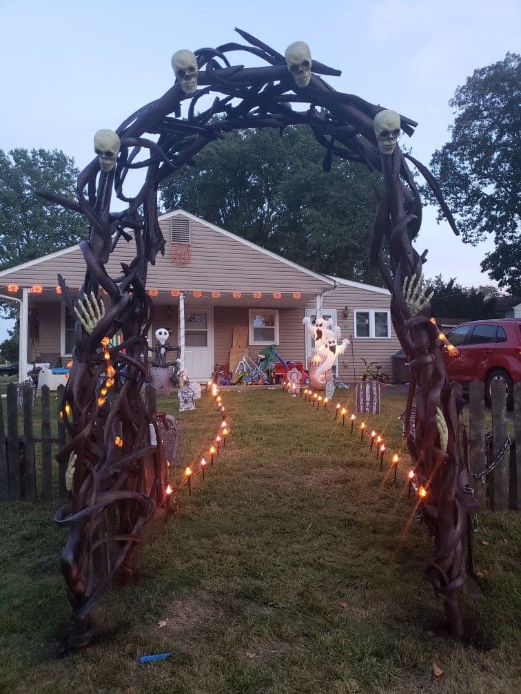 Skull and Bone Vines Archway