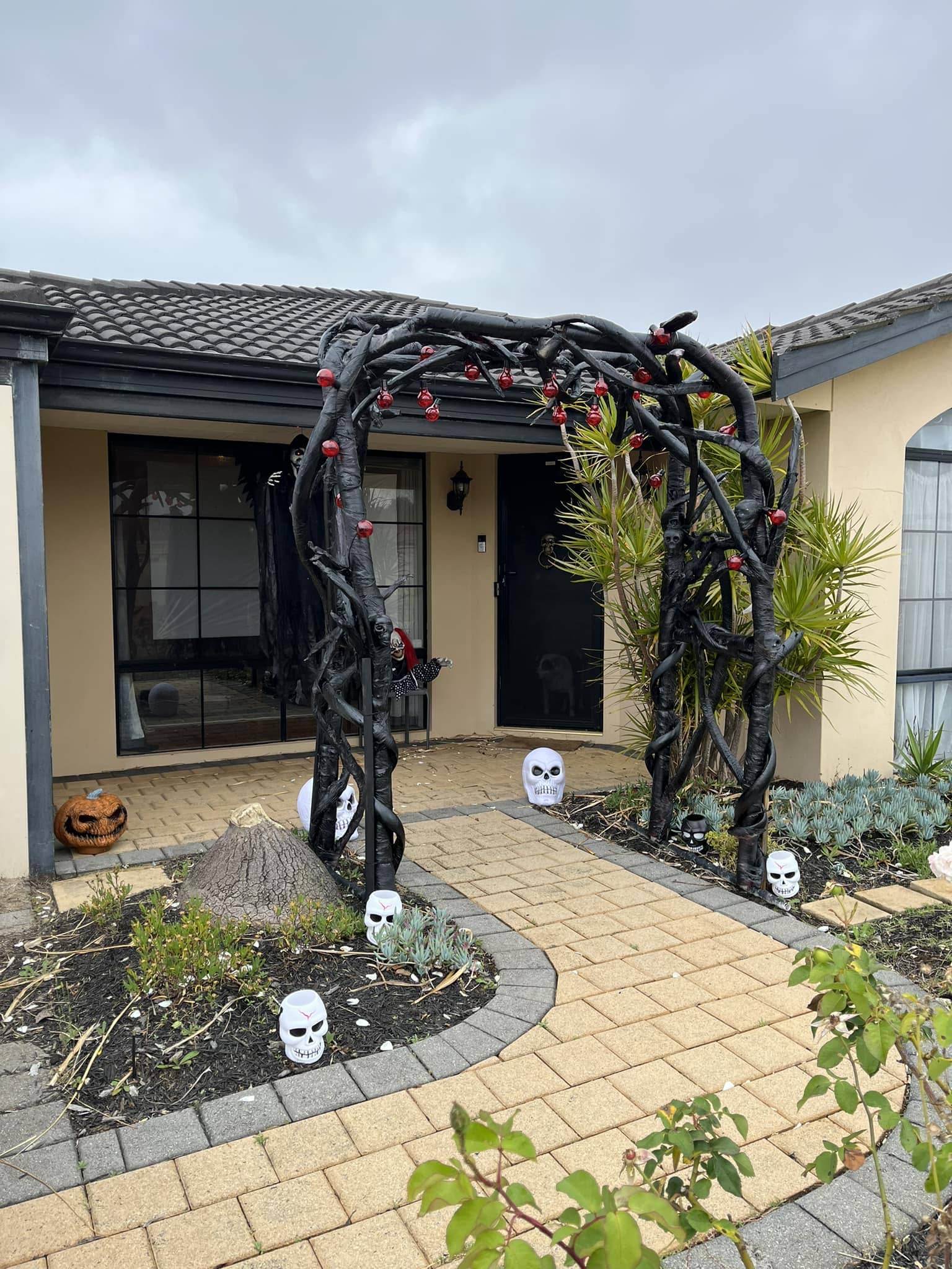 20 Hauntingly Cool DIY Halloween Archway Ideas for a Spine-Tingling Welcome