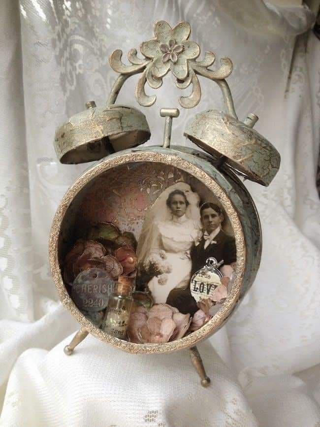 Keep Memories Alive with These 22 Beautiful Family Photo Display Ideas