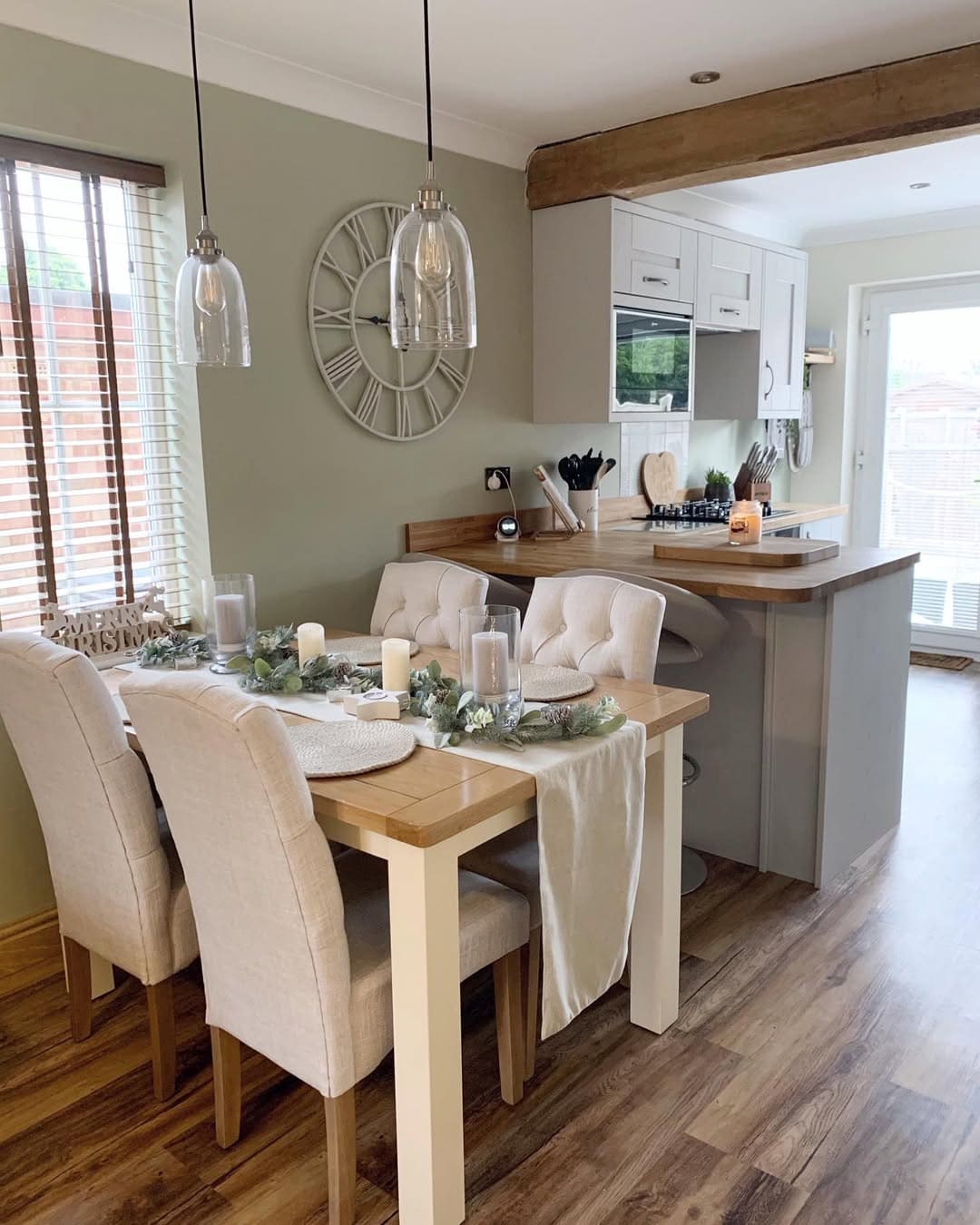 Cozy Neutral Christmas Table