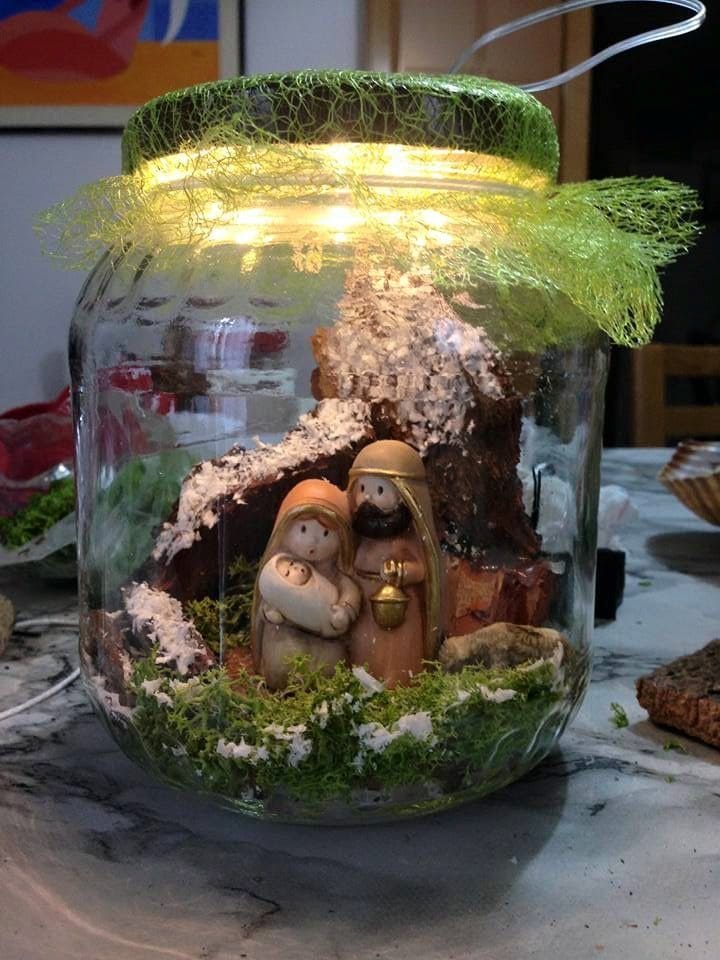 How to Create a Glowing Nativity Jar for Christmas