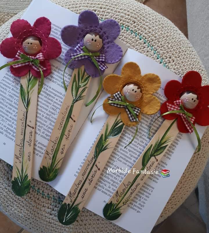 How to Craft a Playful Felt Flower Bookmark