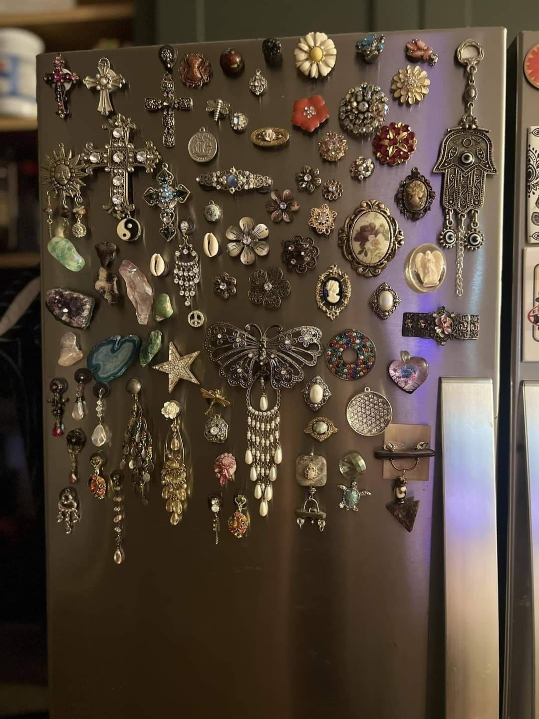 Magnetic Jewelry & Brooch Display
