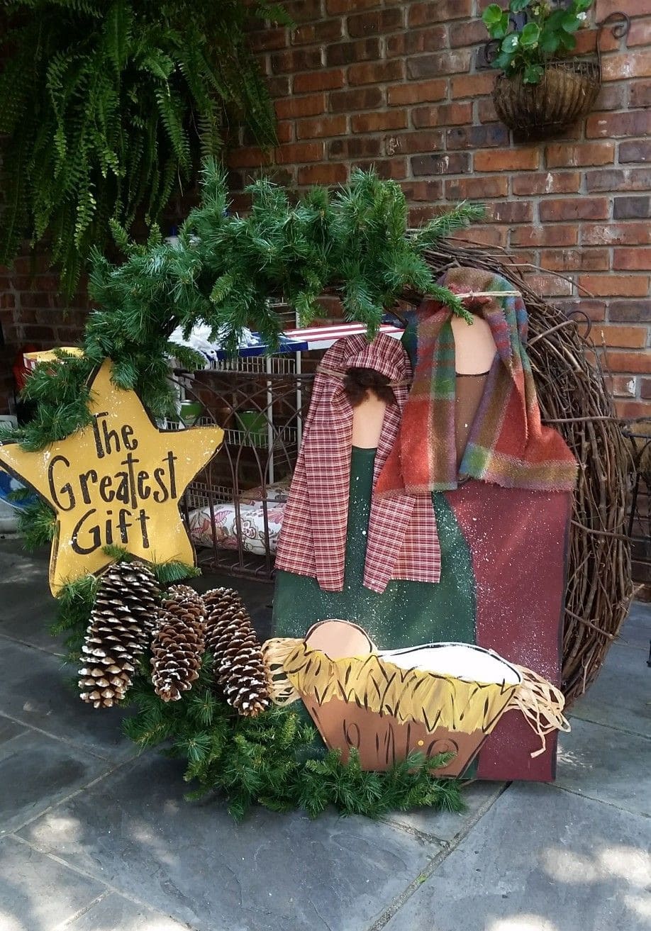 Nativity Wreath Display