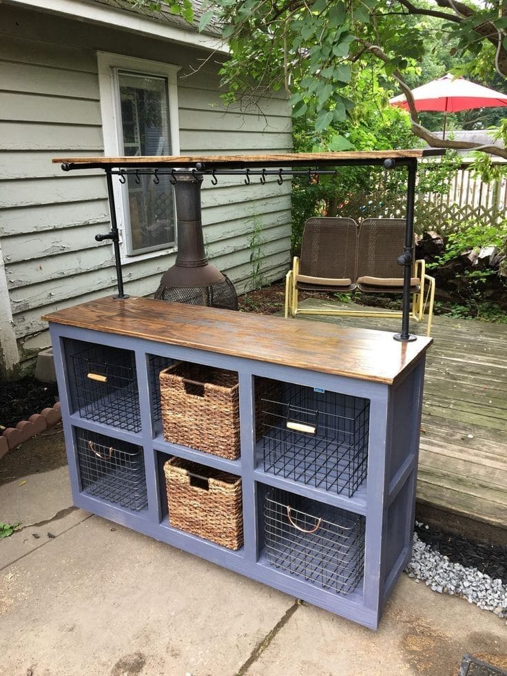 Outdoor Basket and Wire Dresser