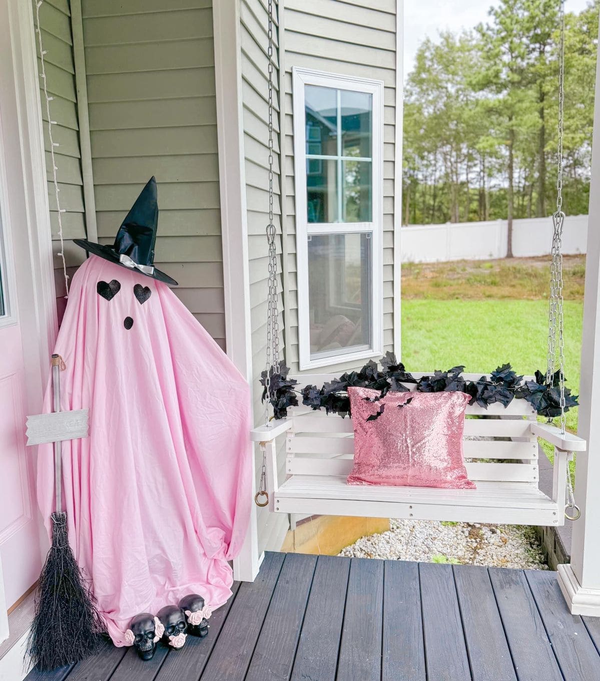 Pink Witchy Ghost Corner