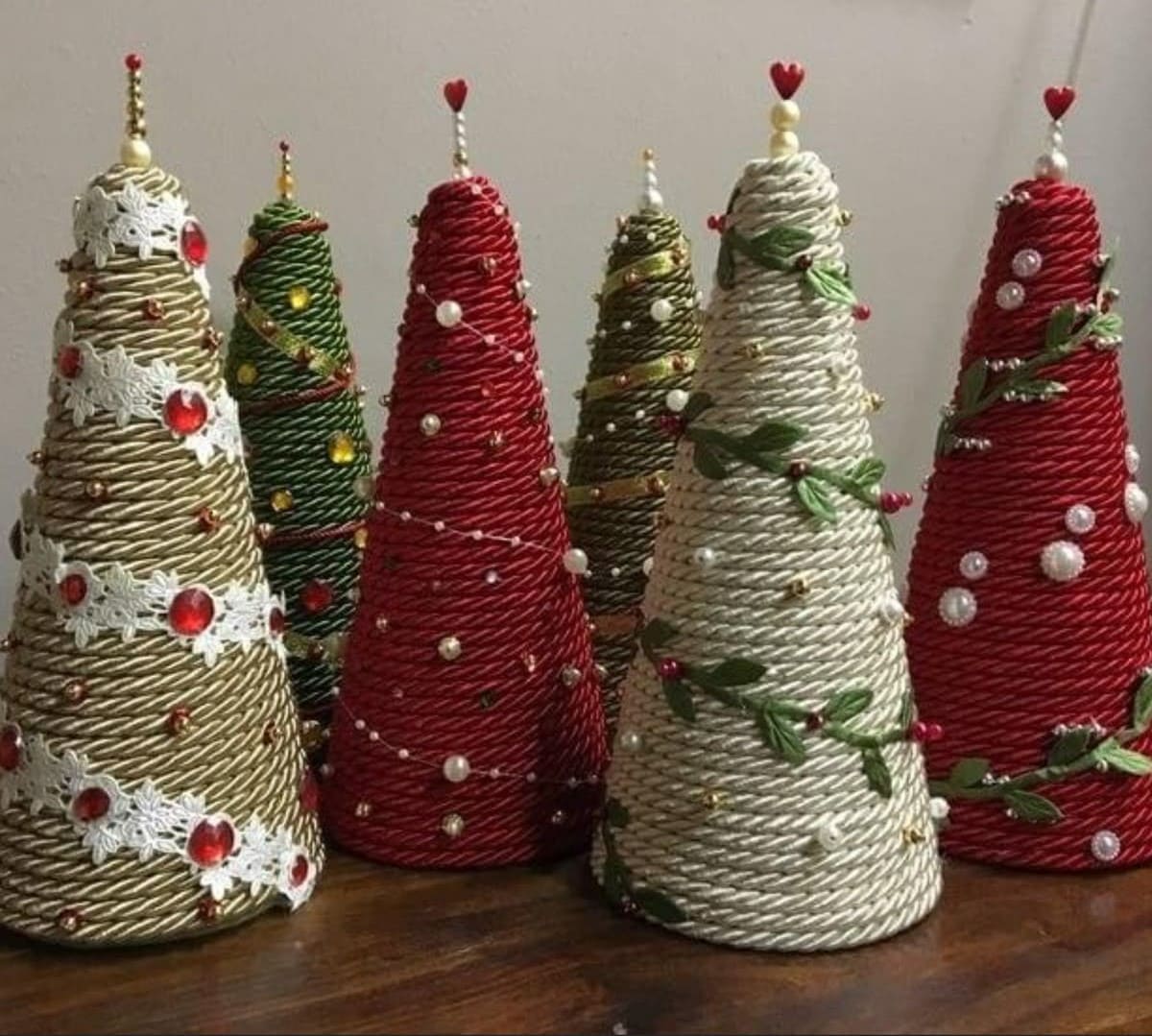 How to Craft Elegant Twine Christmas Trees with Simple Materials