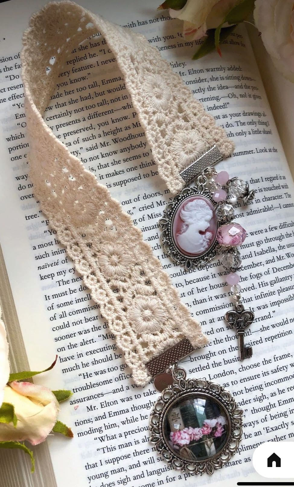 How to Make a Romantic Lace Bookmark with Vintage Charm