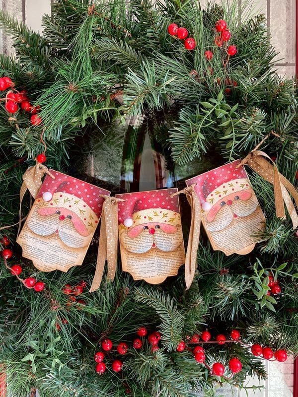 Santa Banner Garland with Old-Fashioned Charm