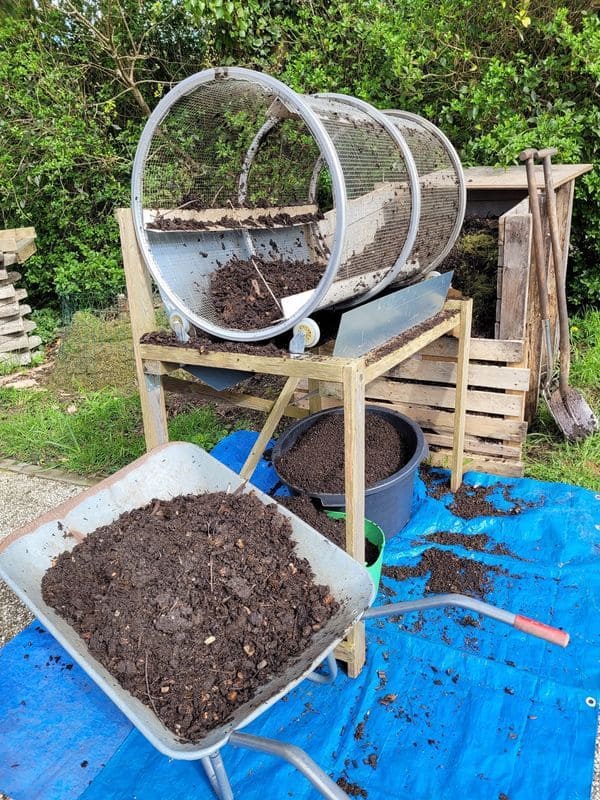 Compost Sifter Is Becoming Common and Here’s How to DIY Yours