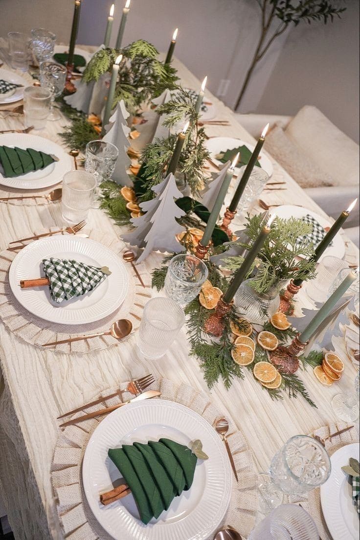 23 Festive Christmas Table Decorations for a Party-Ready Look