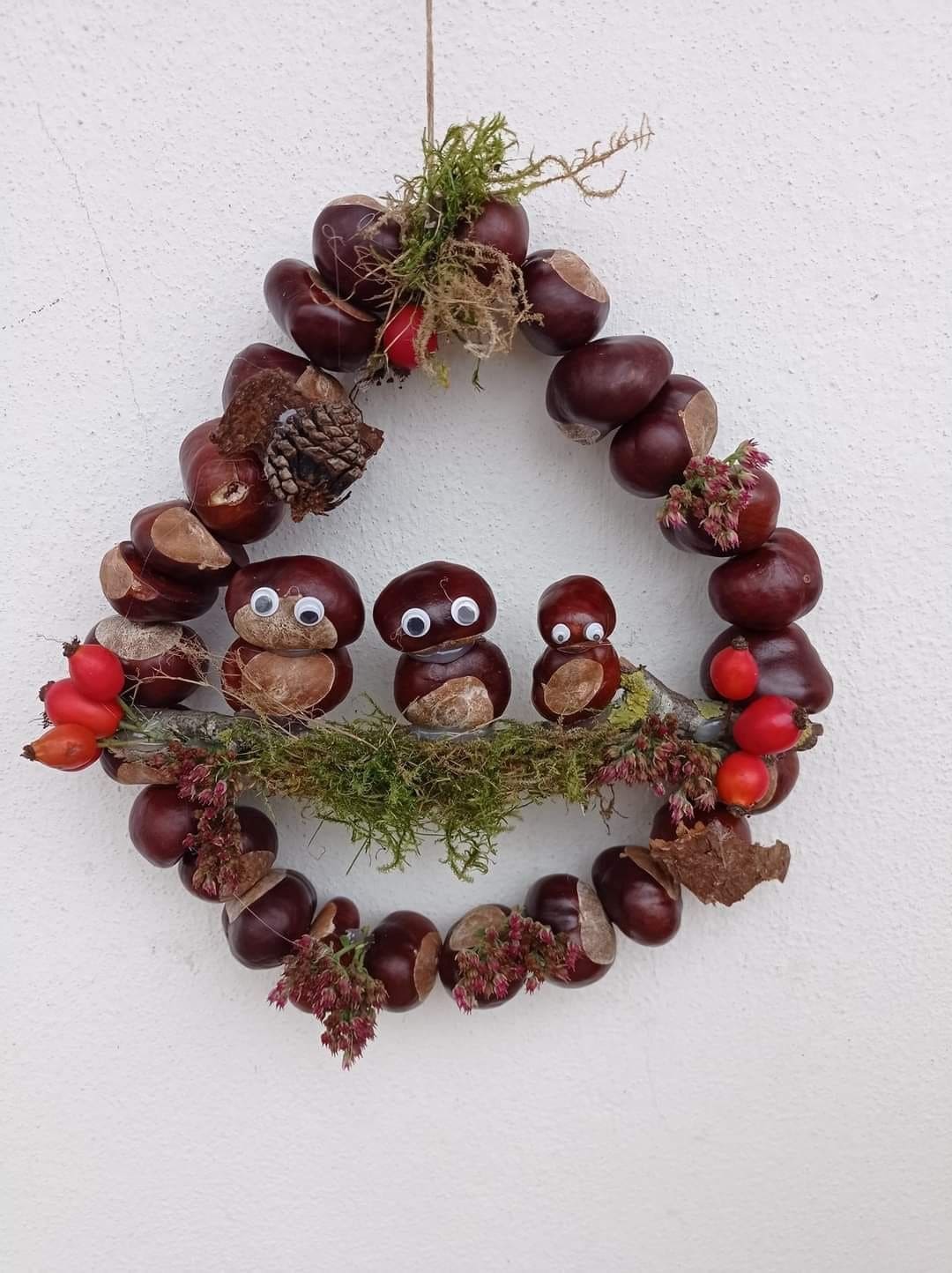 Chestnut Bird Family Wreath