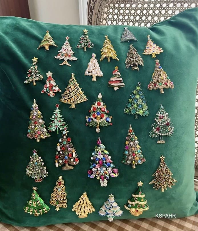 Festive Cushion Brooch Display