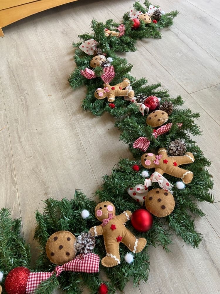 Gingerbread Cookie Garland